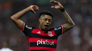 Notícias ao Minuto Brasil - Esporte - Flamengo goleia Medellín com brilho de geração 2019 e vira líder do Grupo A