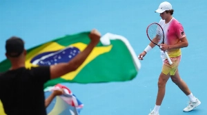 Notícias ao Minuto Brasil - Esporte - João Fonseca desiste de torneios na Ásia para dar tempo 'ao corpo e à cabeça'