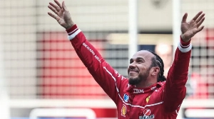 Notícias ao Minuto Brasil - Esporte - 'Estão tentando me aposentar mas eu nem penso nisso', diz Lewis Hamilton