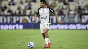 Notícias ao Minuto Brasil - Esporte - Corinthians limita carga de Bidu para evitar cirurgia de hérnia