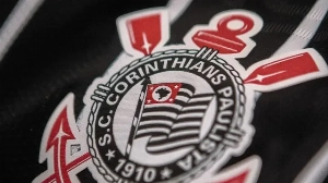 Notícias ao Minuto Brasil - Esporte - Corinthians avalia mercado de forma discreta e tem cautela com empresários