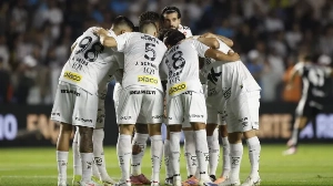 Notícias ao Minuto Brasil - Esporte - Santos aposta em freguesia caseira imposta contra Coritiba por vantagem na Copa do Brasil e paz