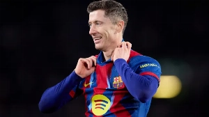 Notícias ao Minuto Brasil - Esporte - Lewandowski rejeita fortuna dos EUA e pode deixar Barça rumo à Arábia