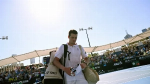 Notícias ao Minuto Brasil - Esporte - Mensik elimina Fonseca nas quartas de Roland Garros após batalha no terceiro set