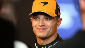Notícias ao Minuto Brasil - Esporte - Lando Norris faz a pole no GP da Hungria; Bortoleto larga em 14º