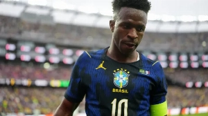 Notícias ao Minuto Brasil - Esporte - 'Vamos dar a vida': Vini Jr. celebra convocação para Copa do Mundo