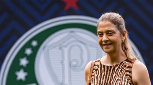 Notícias ao Minuto Brasil - Esporte - Leila ironiza Bap por shows no Maracanã: 'Oriento ele a colocar gramado sintético'