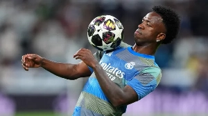 Notícias ao Minuto Brasil - Esporte - Arsenal avalia investida caso Vini Jr. não renove com Real, diz NYT