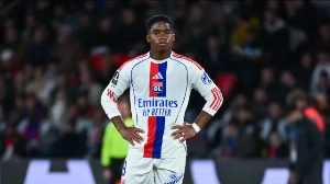 Notícias ao Minuto Brasil - Esporte - Endrick leva bronca de possível rival da Copa após 'provocar' torcida do PSG: 'Jogue futebol'