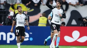 Notícias ao Minuto Brasil - Esporte - Ataque do Corinthians tenta se redimir em duelo com o Barra na Copa do Brasil