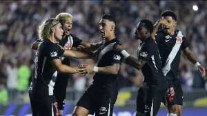 Notícias ao Minuto Brasil - Esporte - Spinelli decide, Vasco vence Paysandu e larga em vantagem na Copa do Brasil