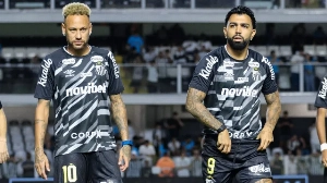 Notícias ao Minuto Brasil - Esporte - Cuca terá conversa com Neymar e Gabigol por duelo no sintético do Allianz
