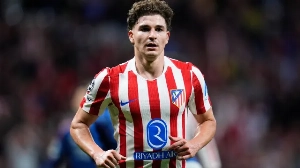 Notícias ao Minuto Brasil - Esporte - Com um pênalti para cada lado, Atlético e Arsenal empatam em primeiro duelo