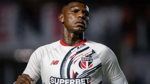 Notícias ao Minuto Brasil - Esporte - São Paulo não quer só Arboleda e mira novo zagueiro mesmo após recusas