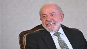 Notícias ao Minuto Brasil - Esporte - Lula assina cessão onerosa de terreno do centro de treinamento do Santos