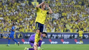 Notícias ao Minuto Brasil - Esporte - Cristiano Ronaldo chora após título do Al Nassr ser adiado; veja