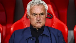 Notícias ao Minuto Brasil - Esporte - Mourinho adia decisão sobre futuro e diz que não falou com o Real Madrid