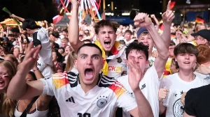 Notícias ao Minuto Brasil - Esporte - Copa noturna e falta de interesse fazem Berlim cancelar fanfest