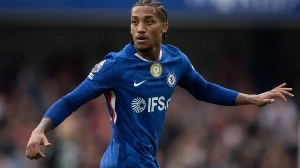 Notícias ao Minuto Brasil - Esporte - João Pedro renova com o Chelsea e conquista Xabi Alonso: 