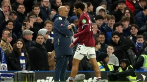 Notícias ao Minuto Brasil - Esporte - West Ham é rebaixado após rodada final dramática na Premier League