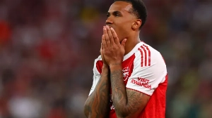 Notícias ao Minuto Brasil - Esporte - Gabriel Magalhães quebra silêncio após perder pênalti contra o PSG