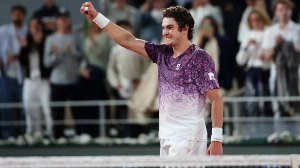 Notícias ao Minuto Brasil - Esporte - 'A mentalidade melhorou muito', diz Fonseca sobre evolução após chegar às quartas de Roland Garros