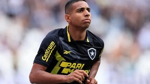 Notícias ao Minuto Brasil - Esporte - São Paulo chega a acordo pela contratação de Victor Sá, ex-Botafogo