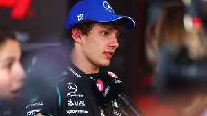 Notícias ao Minuto Brasil - Esporte - Kimi Antonelli larga na pole no GP de Mônaco; Bortoleto bate e fica em 16º