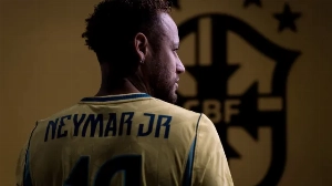 Notícias ao Minuto Brasil - Esporte - Neymar faz novo exame e segue sem treinar na seleção brasileira