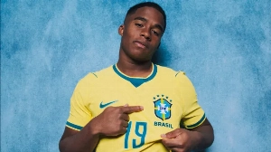Notícias ao Minuto Brasil - Esporte - Endrick cita papo com veteranos e confiança em Ancelotti: iluminado