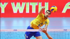 Notícias ao Minuto Brasil - Esporte - Brasil vira sobre a Argentina e segue invicto na Liga das Nações de vôlei