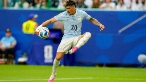 Notícias ao Minuto Brasil - Esporte - Uruguai arranca 1 a 1 com Arábia Saudita em estreia do Grupo H da Copa