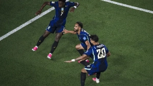 Notícias ao Minuto Brasil - Esporte - Brasil se impõe sobre Haiti e surfa rumo à liderança de sua chave na Copa do Mundo