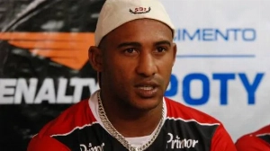 Notícias ao Minuto Brasil - Esporte - Ex-atacante do Athletico-PR e Santa Cruz é assassinado a tiros em SC