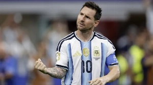 Notícias ao Minuto Brasil - Esporte - Lionel Messi é o Michael Jordan do futebol, diz Xavi a periódico americano