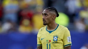 Notícias ao Minuto Brasil - Esporte - Raphinha é cortado da Seleção Brasileira após lesão na coxa