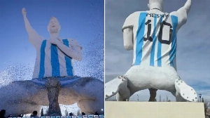 Notícias ao Minuto Brasil - Esporte - Estátua de Messi vira alvo de piadas na internet por formato esquisito
