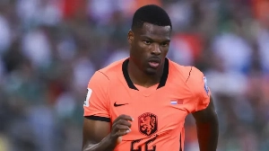 Notícias ao Minuto Brasil - Esporte - Real Madrid confirma a contratação de Dumfries, ex-Inter de Milão