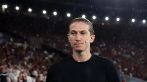 Notícias ao Minuto Brasil - Esporte - Monaco anuncia a contratação de Filipe Luís até junho de 2028