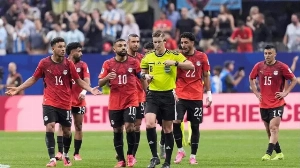 Notícias ao Minuto Brasil - Esporte - Arbitragem da Fifa nega parcialidade em duelo Argentina x Egito