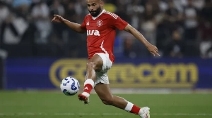 Notícias ao Minuto Brasil - Esporte - São Paulo consulta Internacional em busca de troca pelo volante Thiago Maia