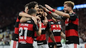 Notícias ao Minuto Brasil - Esporte - Flamengo enfrenta a Chapecoense para diminuir a diferença em relação ao Palmeiras