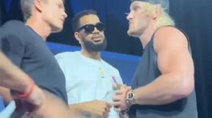 Notícias ao Minuto Brasil - Esporte - Tom Brady dá tapa em Logan Paul durante evento e alimenta rivalidade que pode acabar na WWE