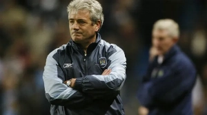 Notícias ao Minuto Brasil - Esporte - Kevin Keegan, ídolo inglês e duas vezes Bola de Ouro, morre aos 75 anos