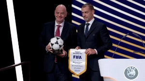Notícias ao Minuto Brasil - Esporte - 'Bomba'! UEFA faz ultimato a Infantino e pede demissão do líder da FIFA