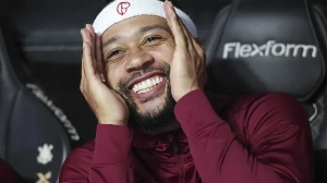 Notícias ao Minuto Brasil - Esporte - Memphis é aguardado no Corinthians terça-feira para fechar renovação