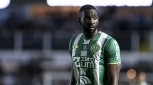 Notícias ao Minuto Brasil - Esporte - Jogador da Chapecoense é internado com lesão no pâncreas após enfrentar Cruzeiro
