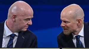 Notícias ao Minuto Brasil - Esporte - E-mail interno expõe crise na Fifa e aumenta pressão sobre Infantino