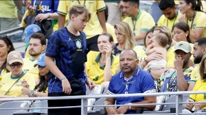 Notícias ao Minuto Brasil - Esporte - Filho de Neymar, Davi Lucca atribui educação à mãe, Carol Dantas