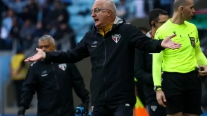 Notícias ao Minuto Brasil - Esporte - Dorival aponta atuação 'confiável' do São Paulo em La Paz e confia na classificação no MorumBis